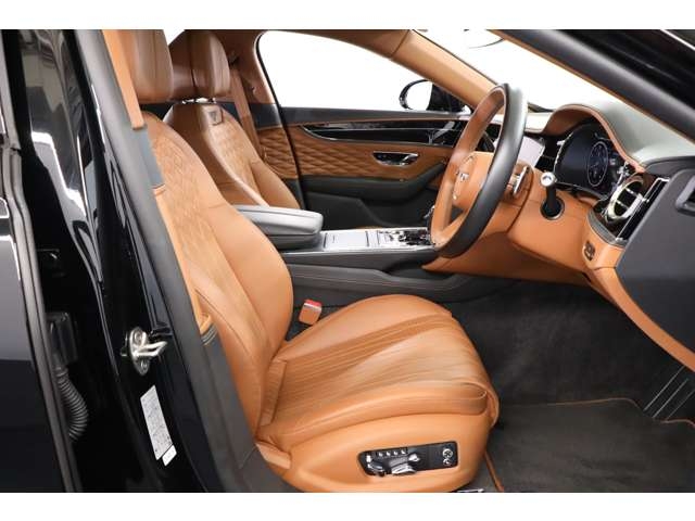 Bentley Bentley Flying Spur W12 Black 2022′ EX62N