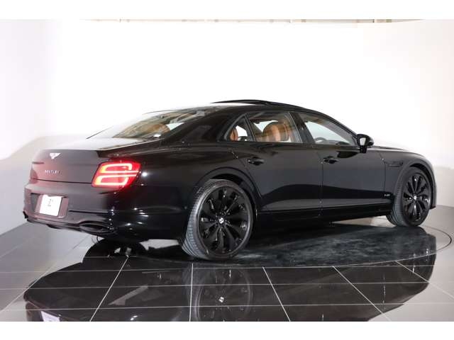 Bentley Bentley Flying Spur W12 Black 2022′ EX62N