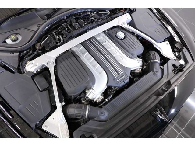 Bentley Bentley Flying Spur W12 Black 2022′ EX62N