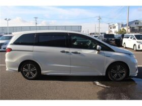 
									Honda Odyssey 2.0 ABUSO EX HS 7 people Pearl White 2018′ EX9R7 full								