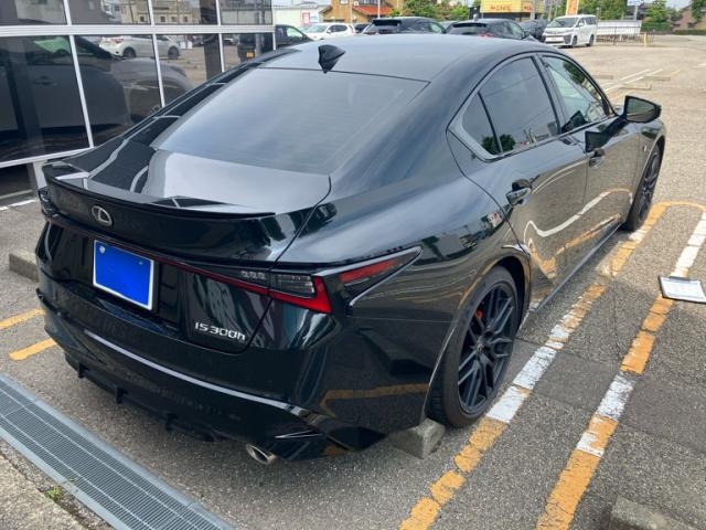 Lexus IS Special IS300h_F Sport Mode Bra Black 2023′ EXAP7