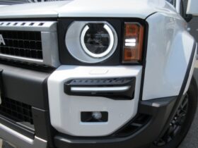 
									TOYOTA Land Cruiser Wagon VX Pearl White 2024′ EZ1ZC full								