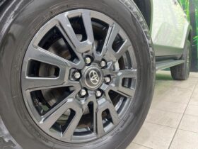 
									TOYOTA Land Cruiser Wagon VX Pearl White 2025′ EZA4Y full								