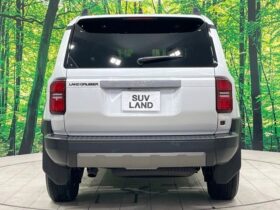 
									TOYOTA Land Cruiser Wagon VX Pearl White 2025′ EZA4Y full								
