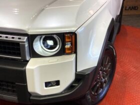 
									TOYOTA Land Cruiser Wagon VX Pearl White 2024′ EZAIK full								