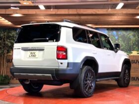 
									TOYOTA Land Cruiser Wagon VX Pearl White 2024′ EZAIK full								