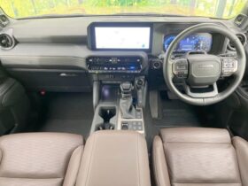
									TOYOTA Land Cruiser Wagon ZX First Edition Gold/Shiro 2024′ EZAJ0 full								