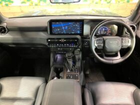 
									TOYOTA Land Cruiser Wagon VX Black 2024′ EZAJB full								