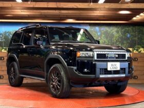 
									TOYOTA Land Cruiser Wagon VX Black 2024′ EZAJB full								