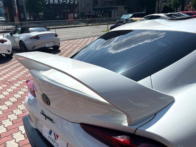 TOYOTA Supra RZ Pearl White 2021′ EZAM1