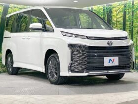 
									TOYOTA Voxy S-Z Pearl White 2024′ EZBO3 full								