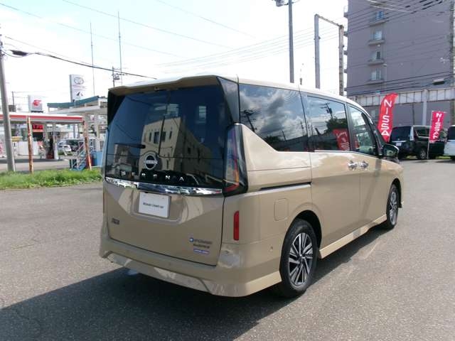 NISSAN Serena e-4ORCE Highway Star V Beige 2025′ F1ER0