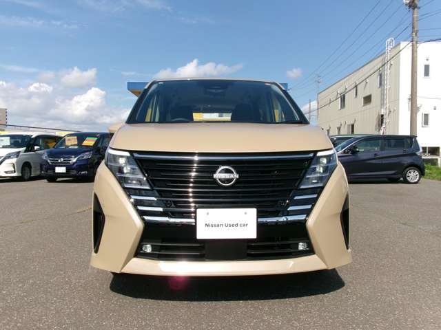 NISSAN Serena e-4ORCE Highway Star V Beige 2025′ F1ER0