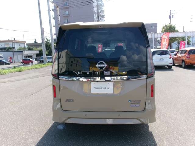 NISSAN Serena e-4ORCE Highway Star V Beige 2025′ F1ER0
