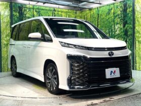 
									TOYOTA Voxy S-Z Pearl White 2024′ F1EU9 full								