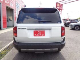 
									TOYOTA Land Cruiser Wagon VX Pearl White 2024′ F1F73 full								