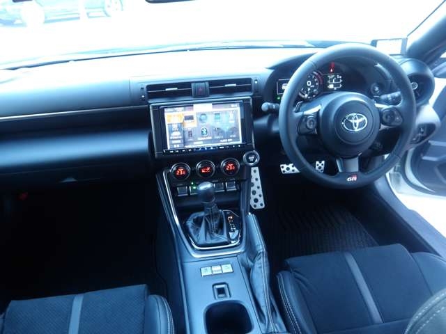 TOYOTA 86 SZ Pearl White 2022′ F1G0J