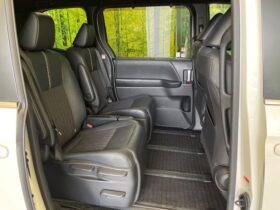 
									TOYOTA Noah S-Z Pearl White 2023′ F1GS5 full								