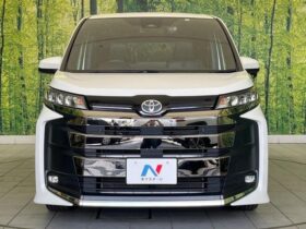 
									TOYOTA Noah S-Z Pearl White 2023′ F1GS5 full								
