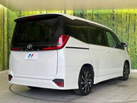 
									TOYOTA Noah S-Z Pearl White 2023′ F1GS5 full								
