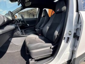 
									TOYOTA Yaris Cross Hybrid GR Sport   Two-Tone Color Pearl White 2023′ F1JU4 full								