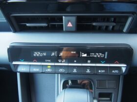 
									TOYOTA Noah X Gray 2025′ F21W5 full								