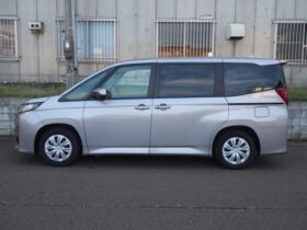 
									TOYOTA Noah X Gray 2025′ F21W5 full								
