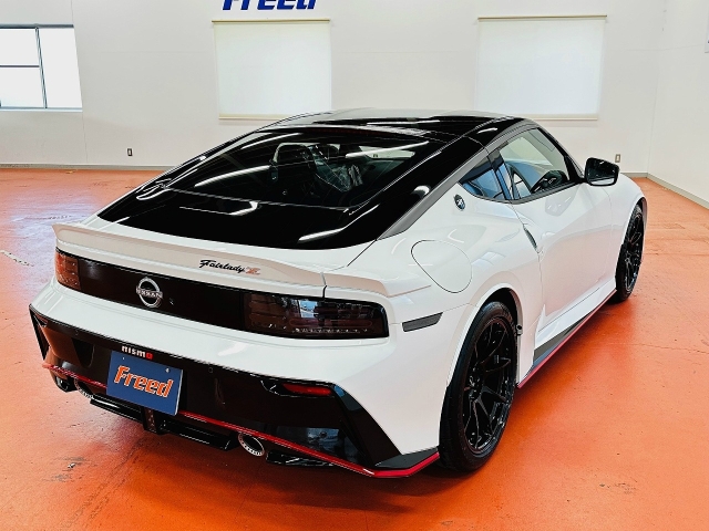 NISSAN Fairlady Z Nismo Pearl White/Black 2024′ F3C7T