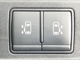 
									NISSAN Serena Highway Star V Pearl White 2021′ F3KAH full								