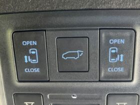 
									TOYOTA Voxy Hybrid S-Z Pearl White 2024′ F3KCB full								