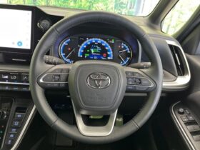 
									TOYOTA Voxy Hybrid S-Z Pearl White 2024′ F3KCB full								