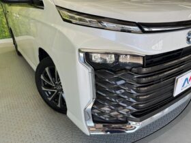 
									TOYOTA Voxy Hybrid S-Z Pearl White 2024′ F3KCB full								