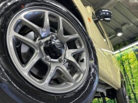 
									SUZUKI Jimny XC Yellow 2025′ F3KDA full								
