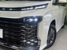 
									TOYOTA Voxy S-Z Pearl White 2024′ F3KDM full								