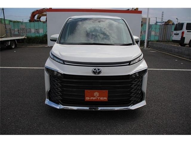 TOYOTA Voxy 2.0 S-Z 7 Person White 2024′ F3OJ0