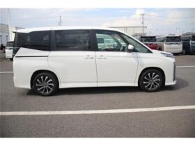 
									TOYOTA Voxy 2.0 S-Z 7 Person White 2024′ F3OJ0 full								