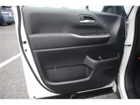 
									TOYOTA Voxy 2.0 S-Z 7 Person White 2024′ F3OJ0 full								