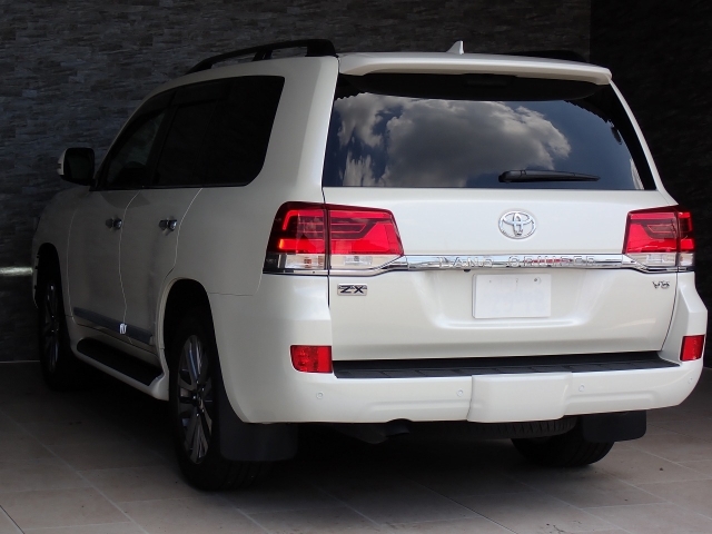 TOYOTA Land Cruiser Wagon ZX Pearl White 2021′ F5HDT