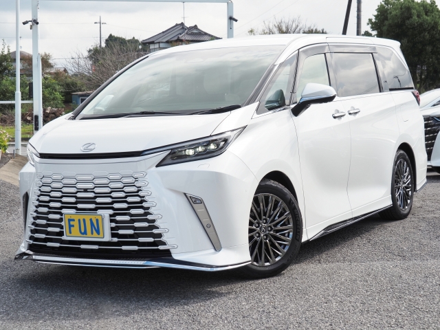 Lexus LM Version L Pearl White 2025′ F5HFT