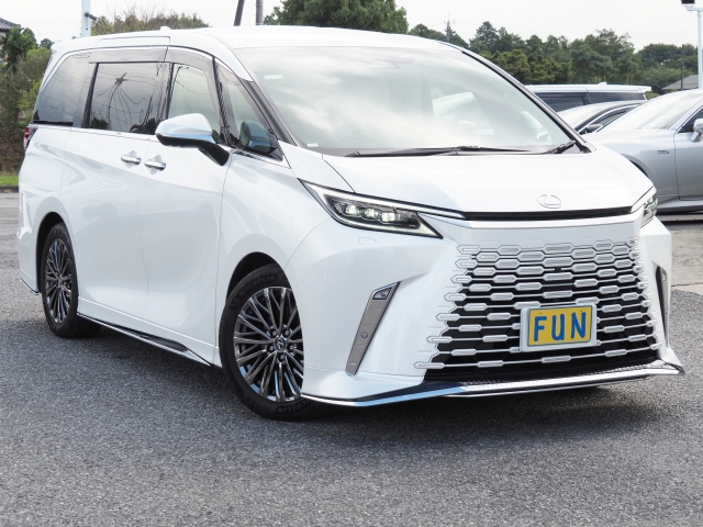 Lexus LM Version L Pearl White 2025′ F5HFT
