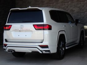 
									TOYOTA Land Cruiser Wagon ZX Diesel Turbo Pearl White 2022′ F5HKQ full								