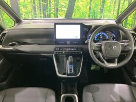 
									TOYOTA Noah S-Z Pearl White 2025′ F5PAQ full								