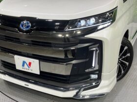 
									TOYOTA Noah S-Z Pearl White 2025′ F5PAQ full								