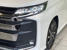 
									TOYOTA Noah S-Z Pearl White 2023′ F5PQO full								