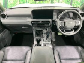 
									TOYOTA Land Cruiser Wagon VX Pearl White 2024′ F5RCB full								