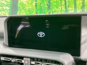 
									TOYOTA Land Cruiser Wagon VX Pearl White 2024′ F5RCB full								