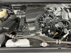 
									TOYOTA Land Cruiser Wagon VX Pearl White 2024′ F5RCB full								