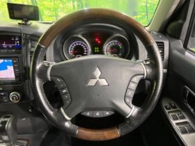 
									MITSUBISHI Pajero Super Exceeded Silver 2011′ F5U4M full								
