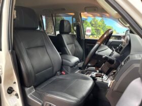 
									MITSUBISHI Pajero Super Exceeded Pearl White 2014′ F5U9S full								