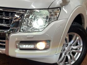 
									MITSUBISHI Pajero Super Exceeded Pearl White 2014′ F5U9S full								